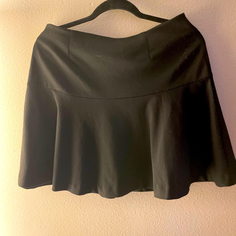 Drop waist ruffle edge skirt mid thigh